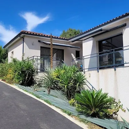 Grande Avec Vue Et Piscine Villa *