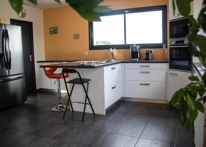 Grande Avec Vue Et Piscine