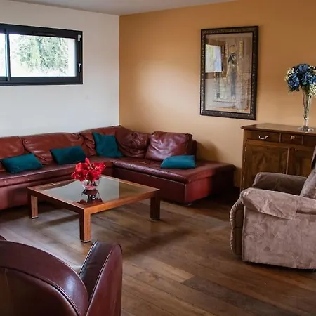 Grande Avec Vue Et Piscine *