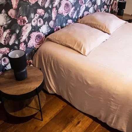 Grande Avec Vue Et Piscine *