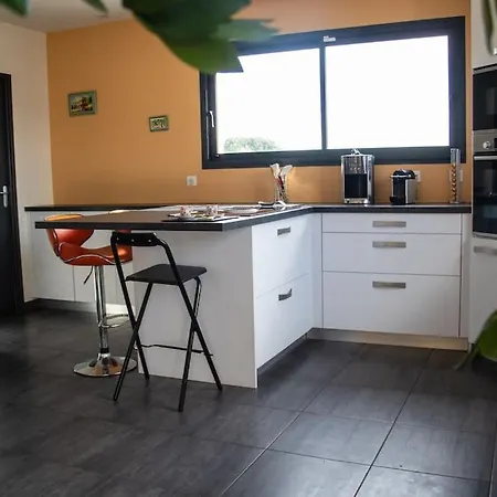 Grande Avec Vue Et Piscine