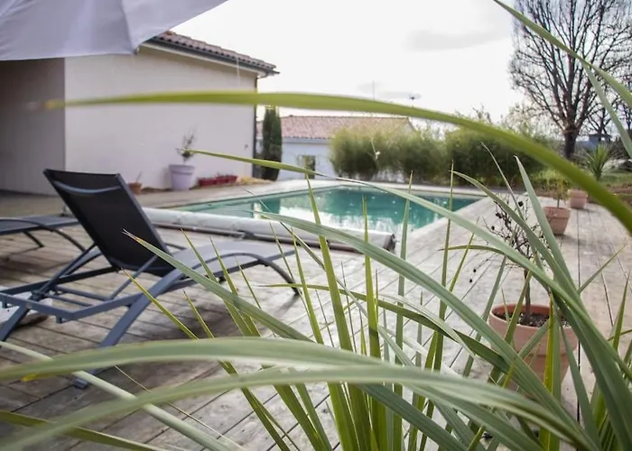 Grande Avec Vue Et Piscine