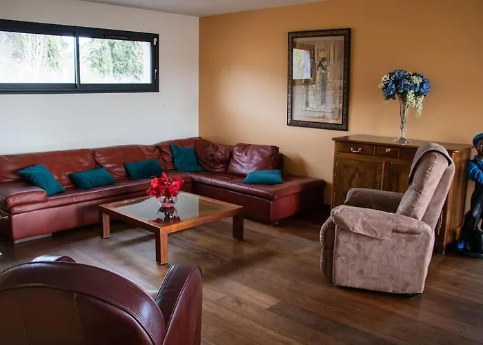 Grande Avec Vue Et Piscine *